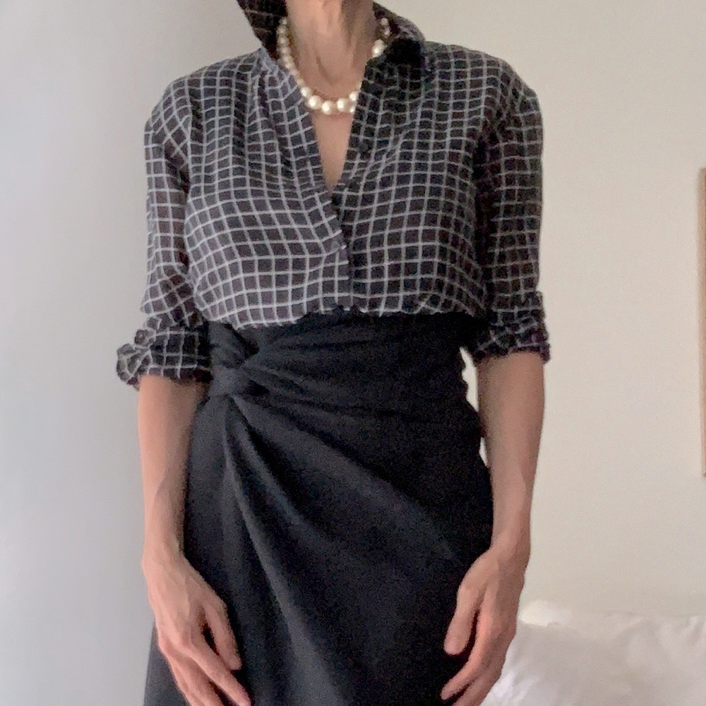 Club Monaco Silk Shirt.  Size XS - Picture 6 of 10